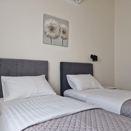 Apartments Miamare Primošten Екстериор снимка