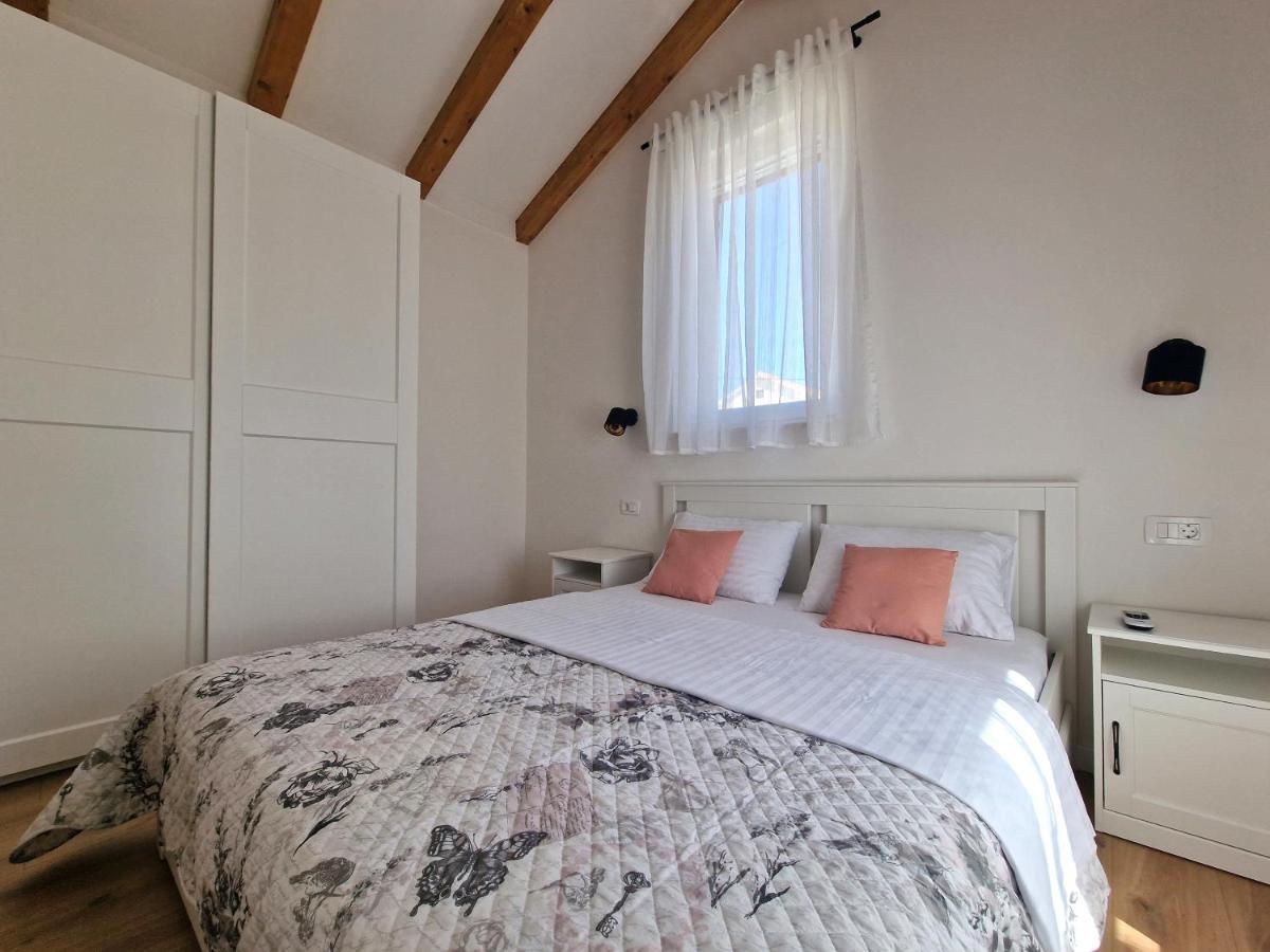 Apartments Miamare Primošten Екстериор снимка