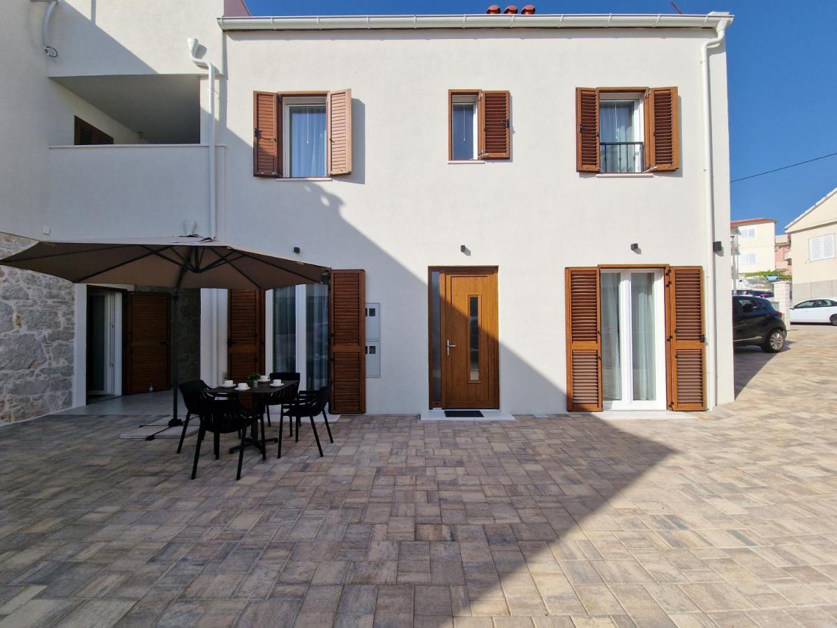Apartments Miamare Primošten Екстериор снимка
