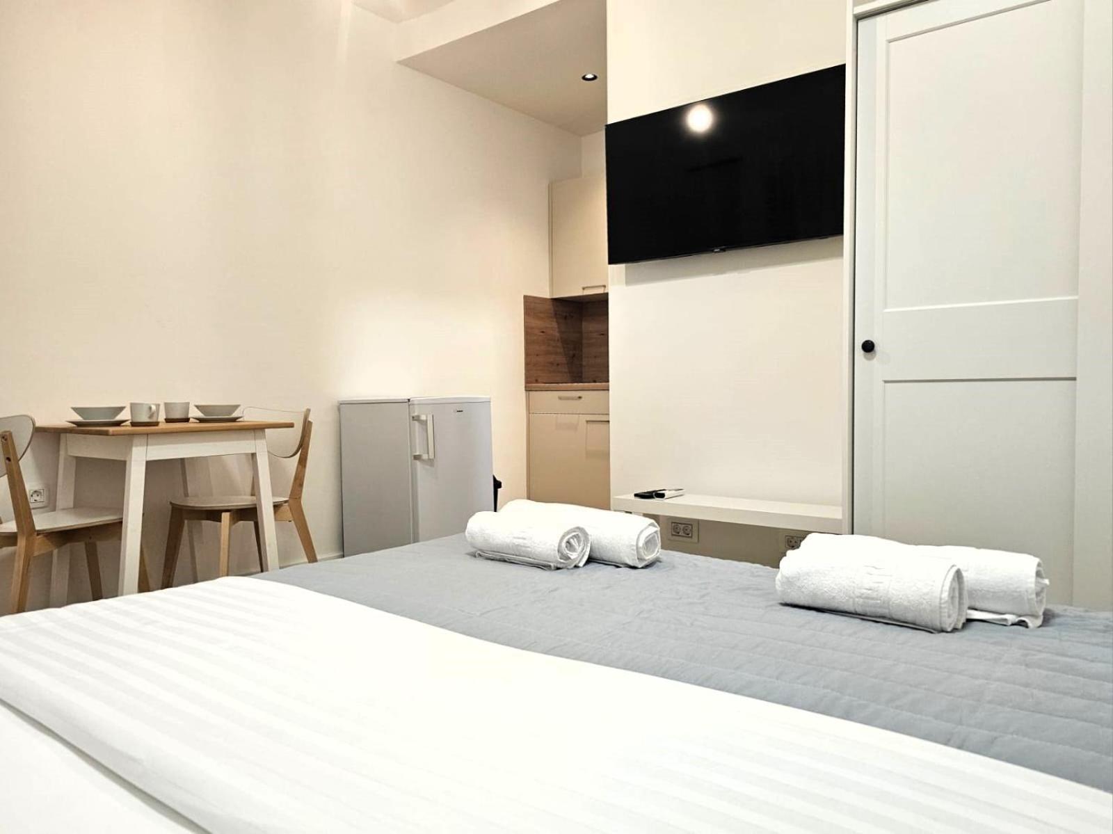 Apartments Miamare Primošten Стая снимка